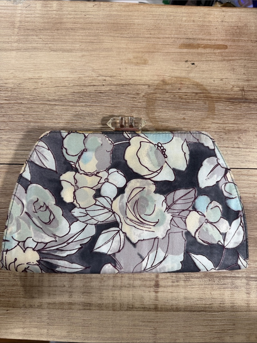 Vintage Silk Banana Republic Floral Frame Clutch in Pastel Multi. GUC